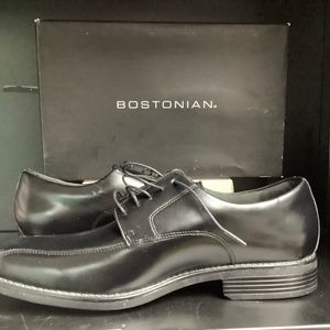 Men’s size 10 black shoes